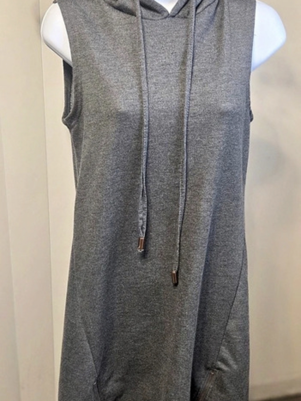 Amaryllis Gray Sleeveless Hooded Mini Dress Like New
